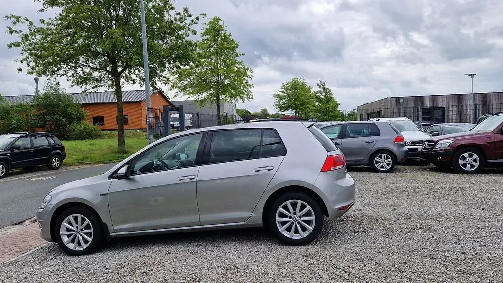 Gebraucht VW Golf VII LOUNGE 86 PS (63 kW) 2016 Silber Limousine