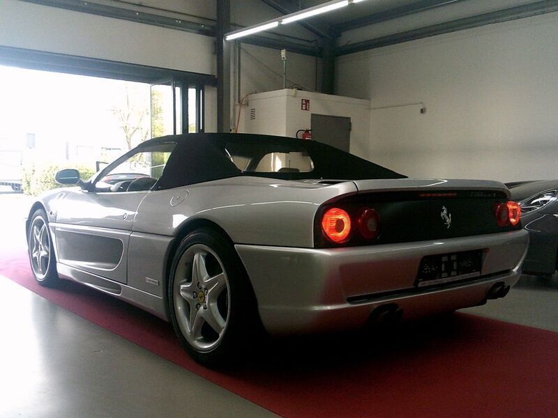 Second-hand Ferrari F355 381 CP (280 kW) 1998 Argintiu Cabrio