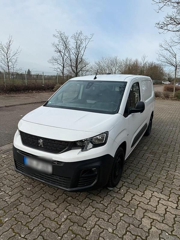 Gebraucht Peugeot Partner 131 PS (96 kW) 2021 Weiß Van / Kleinbus