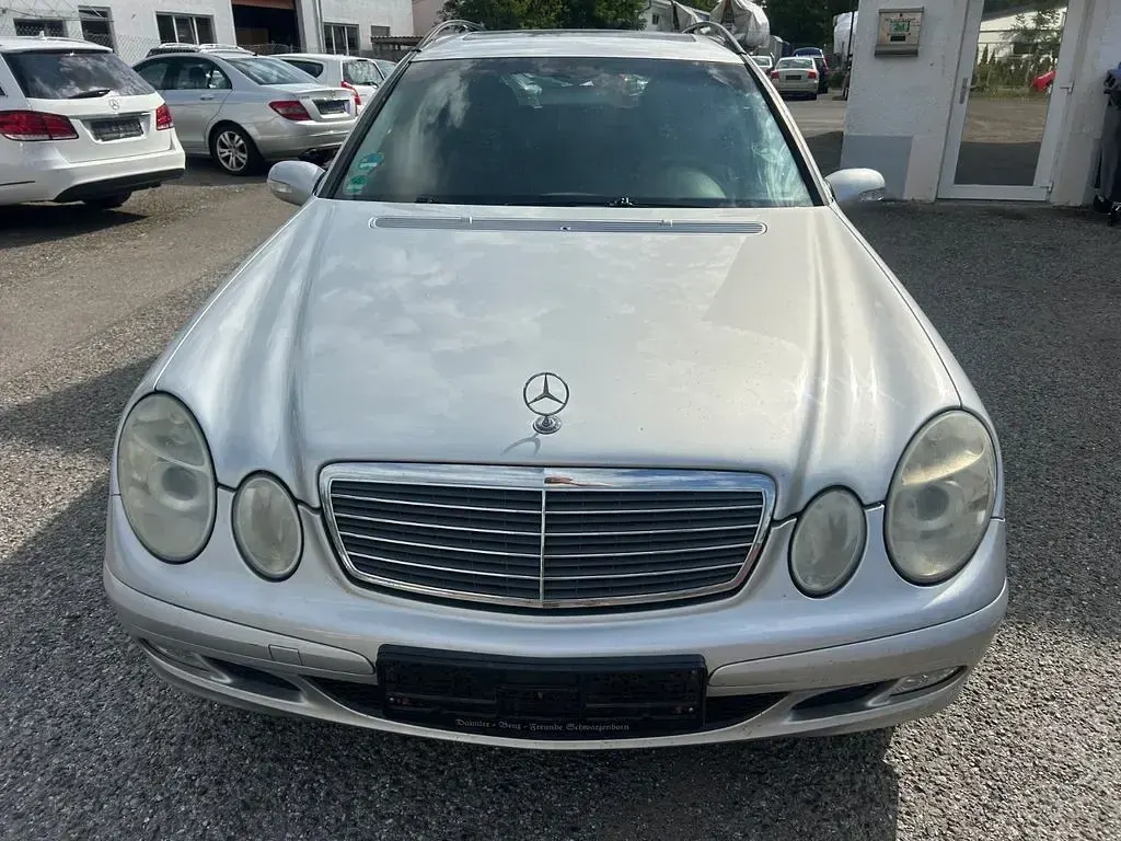 Gebraucht Mercedes E220 150 PS (110 kW) 2004 Silber Kombi