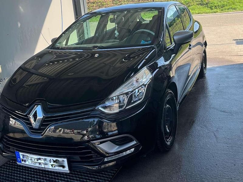 Gebraucht Renault Clio IV Bose Edition 118 PS (86 kW) 2018 Schwarz Limousine