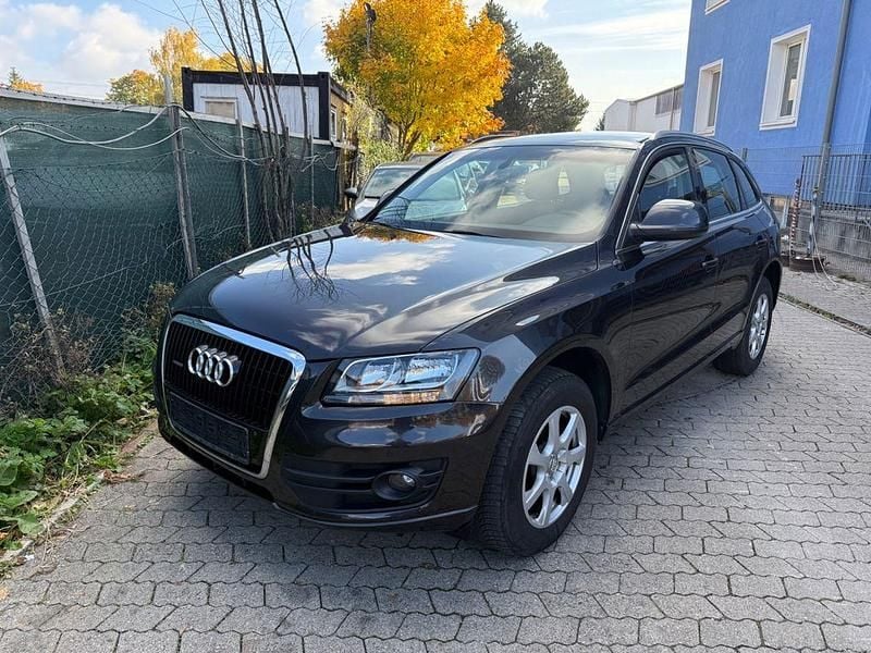 Grau Gebraucht 2011 Audi Q5 SUV | 7.900 € (Guter Preis) - Bild 1/4