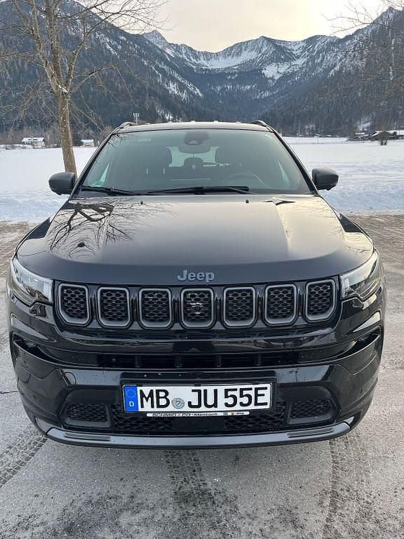Gebraucht Jeep Compass Limited 240 PS (176 kW) 2021 Schwarz SUV