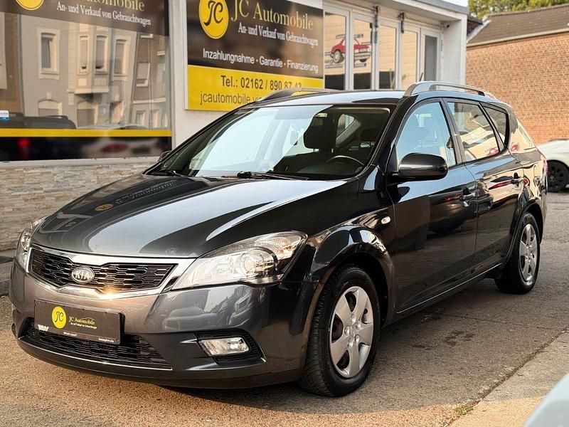 Grau Gebraucht 2011 Kia Ceed Kombi | 4.500 € (Guter Preis) - Bild 1/4