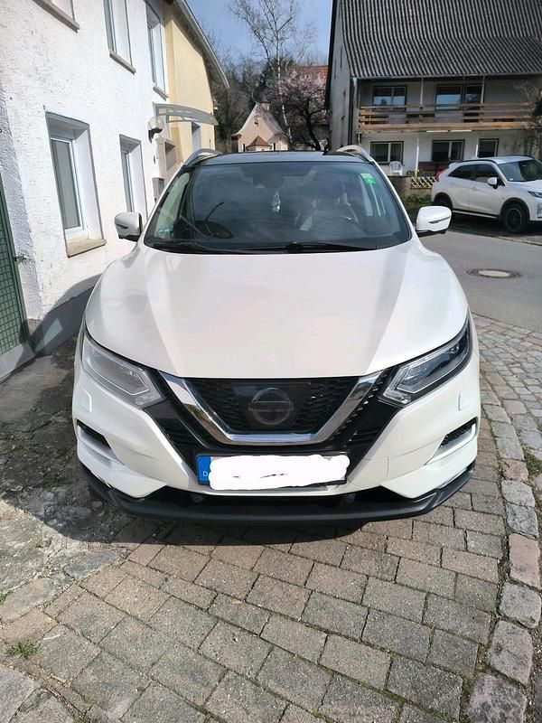 Weiß Gebraucht 2018 Nissan Qashqai 360º SUV | 14.500 € (Fairer Preis) - Bild 1/4