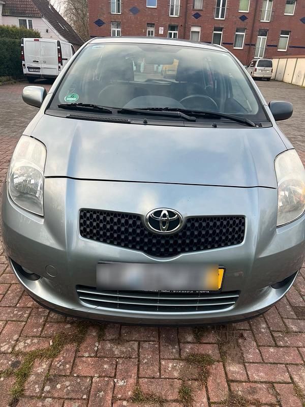 Silber Gebraucht 2008 Toyota Yaris Cool Kleinwagen | 2.950 € (Guter Preis) - Bild 1/4