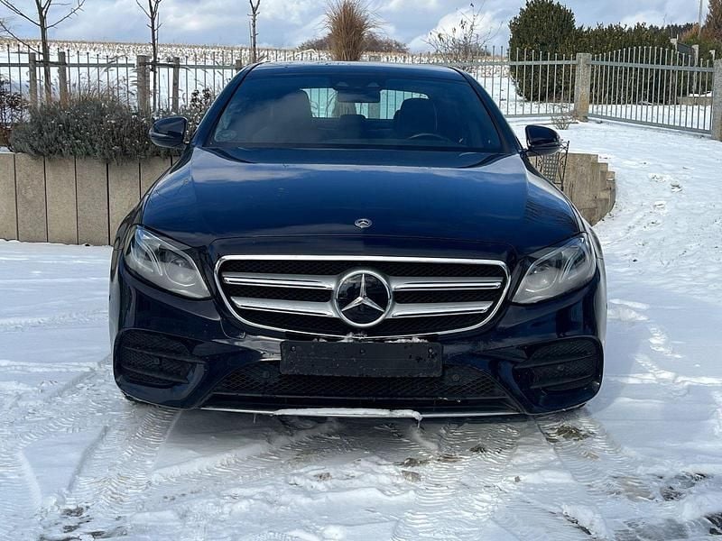 Gebraucht Mercedes E400 AMG line 333 PS (244 kW) 2017 Blau Limousine