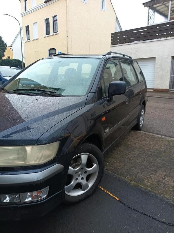 Gebraucht Mitsubishi Space Wagon 150 PS (110 kW) 2000 Blau Van / Kleinbus