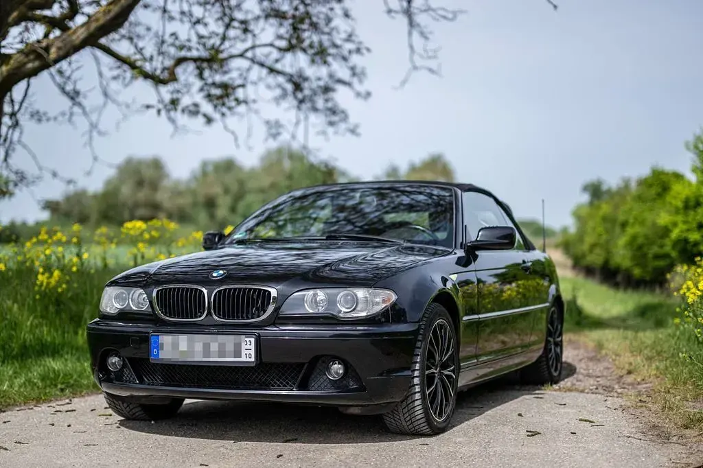 Gebraucht BMW 318 Cabriolet 150 PS (110 kW) 2006 Schwarz Cabrio