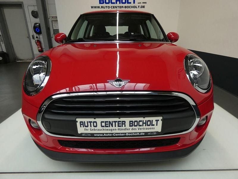 Rot Gebraucht 2018 Mini ONE Kleinwagen | 10.900 € (Guter Preis) - Bild 1/4