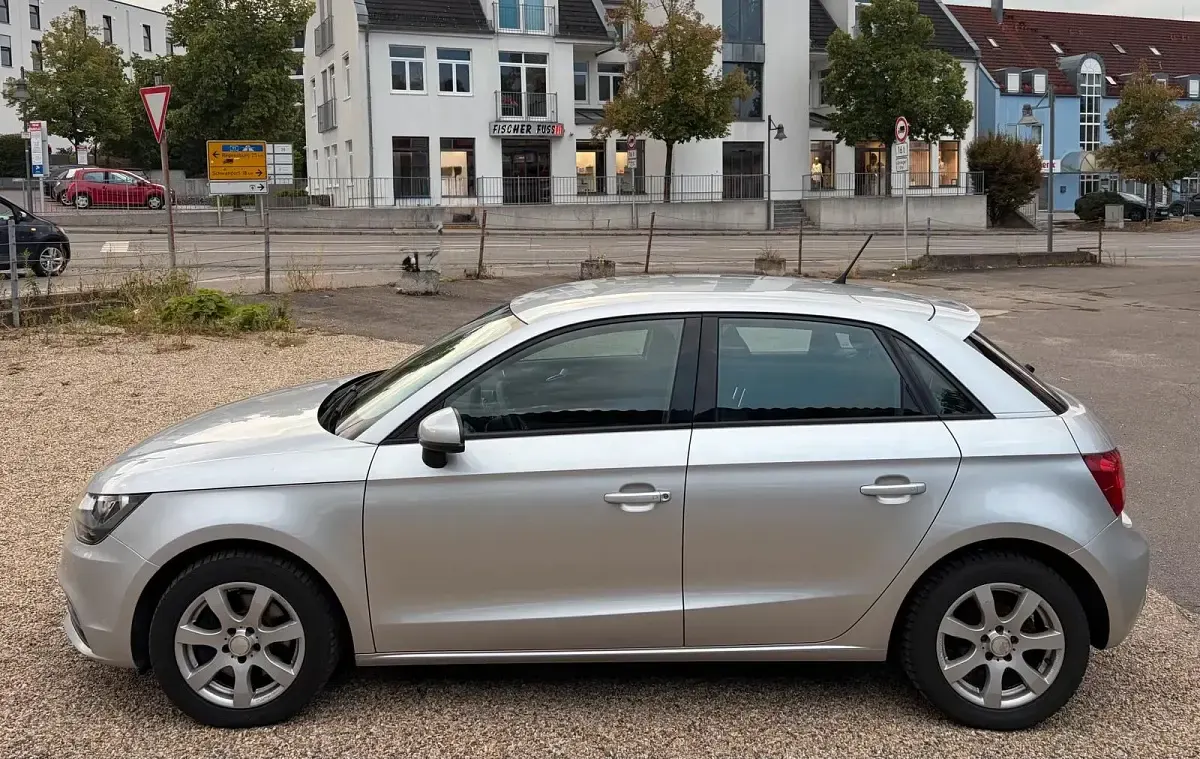 Gebraucht Audi A1 Ambition 122 PS (89 kW) 2013 Grau Kleinwagen