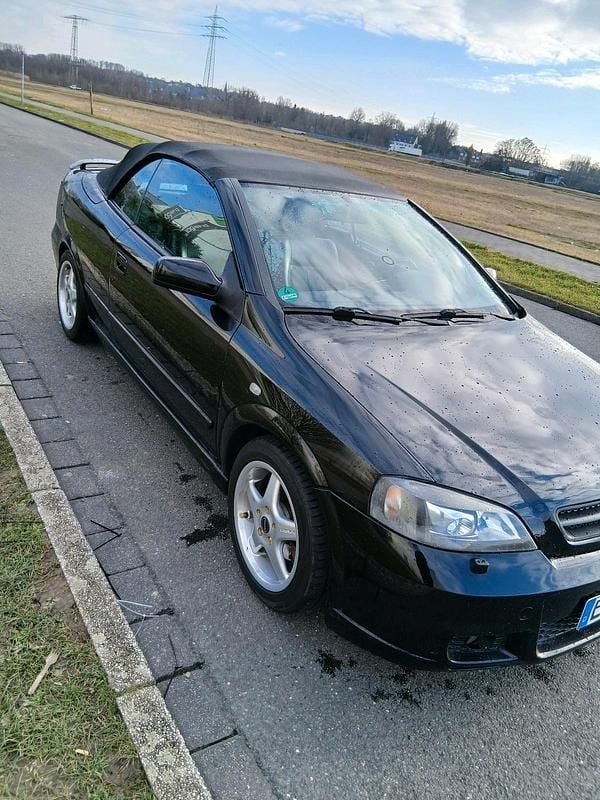 Gebraucht Opel Astra Cabriolet 147 PS (108 kW) 2002 Schwarz Cabrio