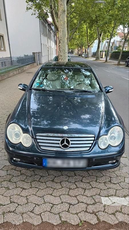 Schwarz Gebraucht 2004 Mercedes C230 Coupé | 2.600 € (Guter Preis) - Bild 1/4