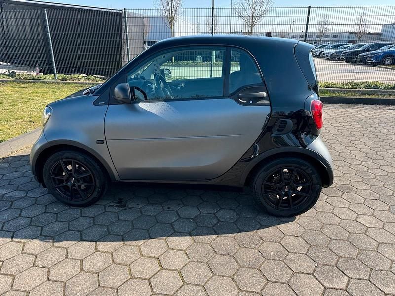 Gebraucht Smart ForTwo Coupé 90 PS (66 kW) 2018 Grau Coupé
