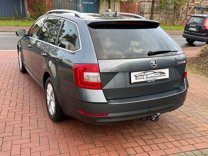 Gebraucht Skoda Octavia Ambition 116 PS (85 kW) 2019 Grau Kombi