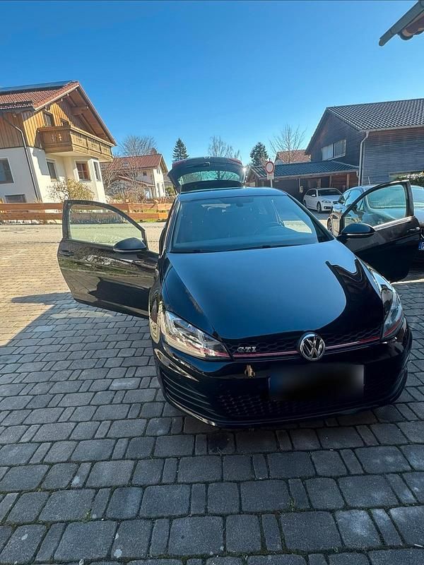 Gebraucht VW Golf VII GTI 220 PS (161 kW) 2014 Schwarz Kleinwagen