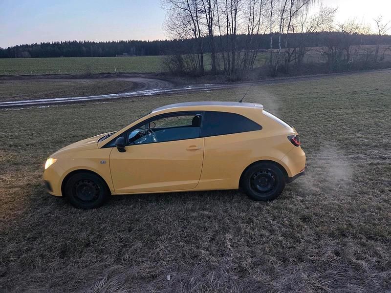 Gebraucht Seat Ibiza 105 PS (77 kW) 2010 Gelb Kleinwagen