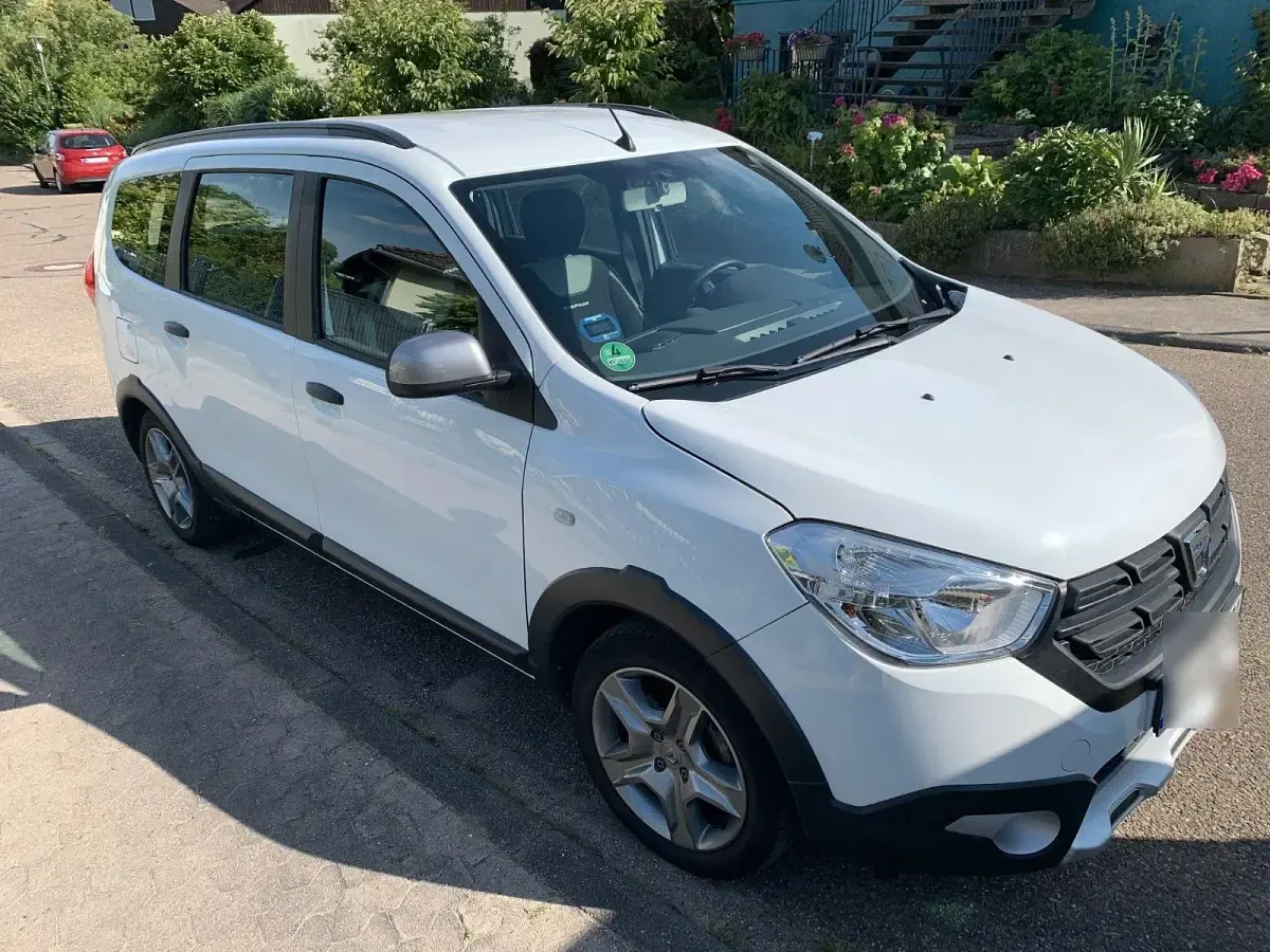 Gebraucht Dacia Lodgy Stepway 131 PS (96 kW) 2020 Weiß Van / Kleinbus
