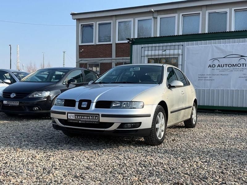 Second-hand Seat Leon 105 CP (77 kW) 2003 Auriu Hatchback
