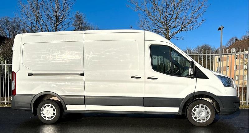Second-hand Ford Transit 130 CP (95 kW) 2017 Alb Monovolum