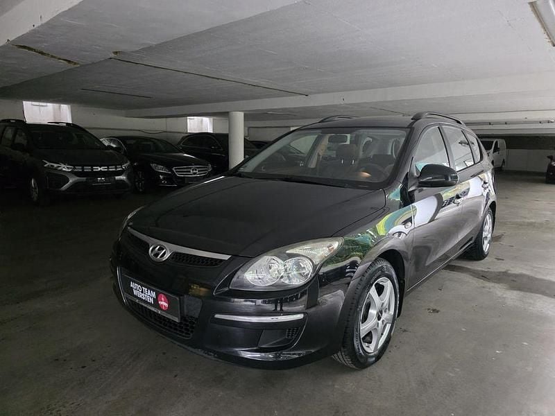 Schwarz Gebraucht 2009 Hyundai i30 Classic Kombi | 2.790 € (Fairer Preis) - Bild 1/4