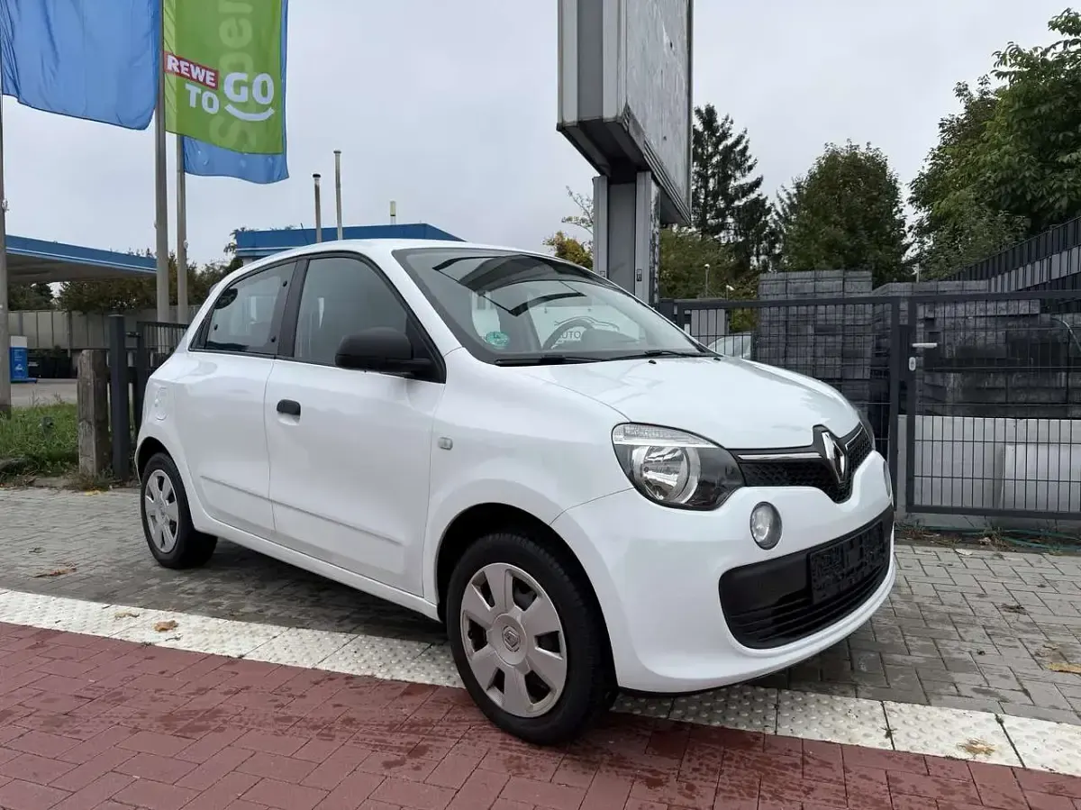 Gebraucht Renault Twingo Life 69 PS (50 kW) 2017 Crystal weiss Kleinwagen