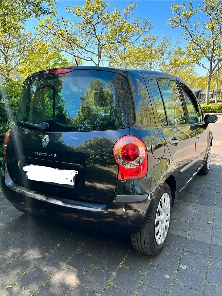 Używany Renault Modus Authentique 101 KM (74 kW) 2005 Czarny Minivan