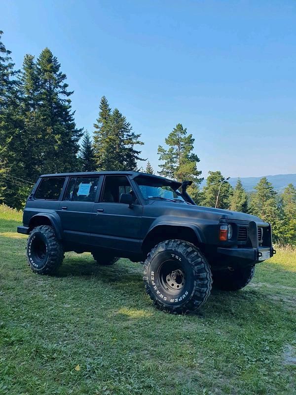 Schwarz Gebraucht 1988 Nissan Patrol SUV | 17.777 € - Bild 1/4