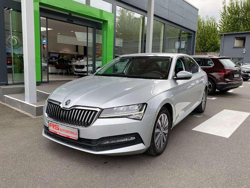 Gebraucht Skoda Superb Ambition 190 PS (139 kW) 2021 Silver (metallic) Limousine