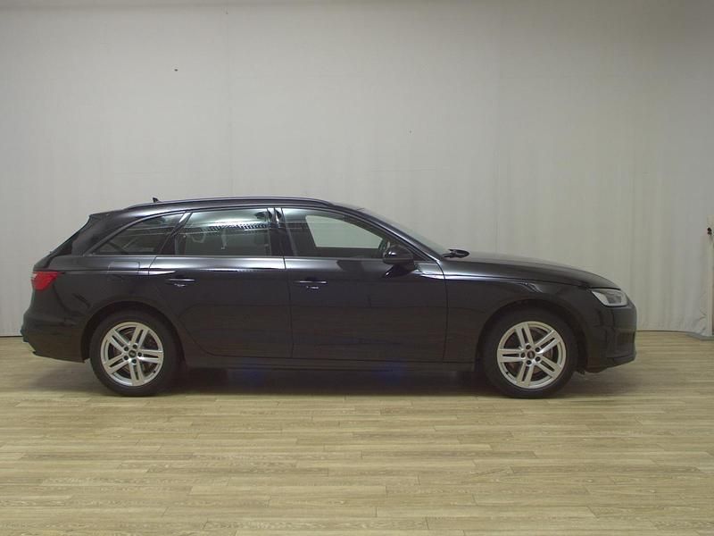 Schwarz Gebraucht 2022 Audi A4 Basis Kombi | 18.480 € (Guter Preis) - Bild 1/4