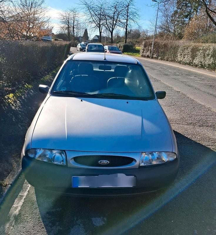 Gebraucht Ford Fiesta 60 PS (44 kW) 1998 Silber Kleinwagen
