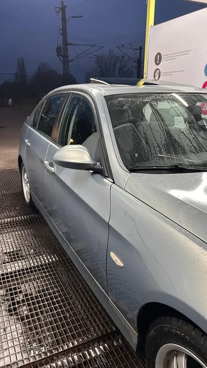 Gebraucht BMW 318 130 PS (95 kW) 2007 Andere farben Limousine