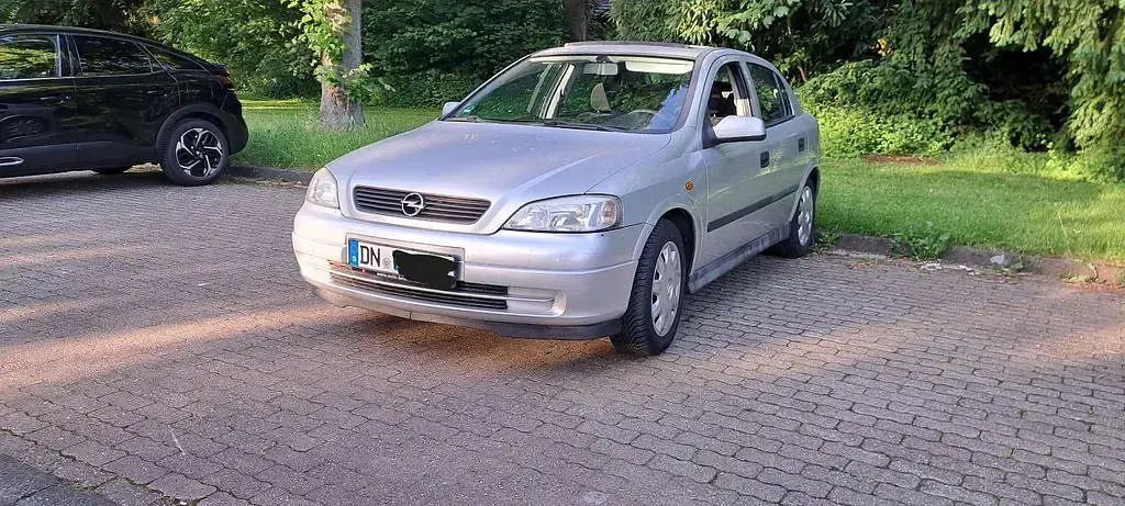 Gebraucht Opel Astra 75 PS (55 kW) 1998 Silber Limousine