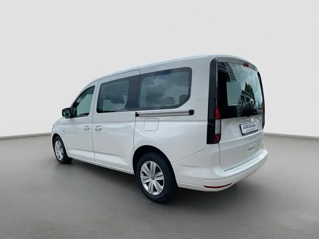 Używany VW Caddy 102 KM (75 kW) 2023 Biały Minivan