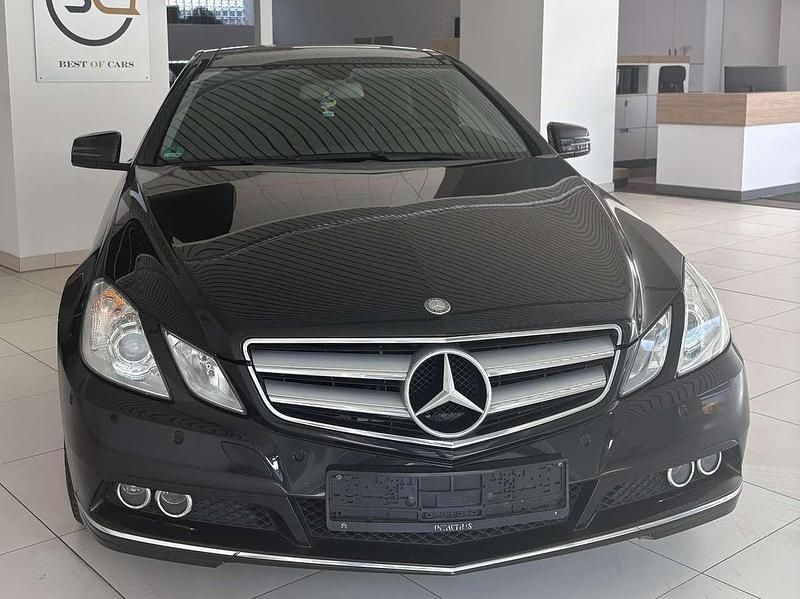 Gebraucht Mercedes E350 292 PS (214 kW) 2010 Schwarz Coupé
