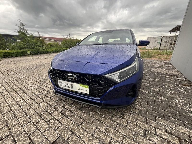 Blau Gebraucht 2020 Hyundai i20 Intro Edition Limousine | 16.990 € (Etwas zu teuer) - Bild 1/4