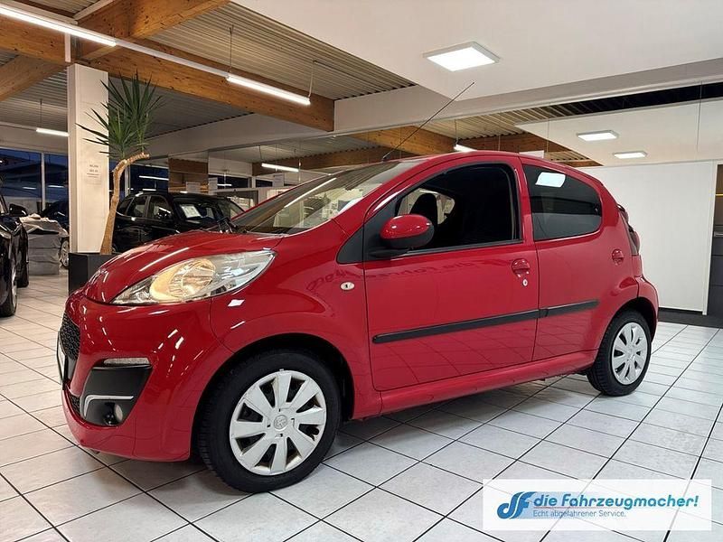 Gebraucht Peugeot 107 Active 68 PS (50 kW) 2013 Rot Kleinwagen