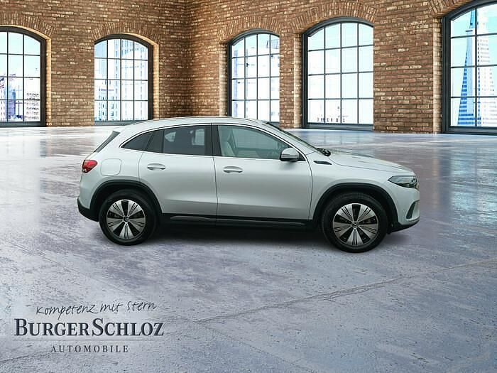 Gebraucht Mercedes EQA300 Progressive 167 kW (228 PS) 2022 Iridiumsilber metallic SUV