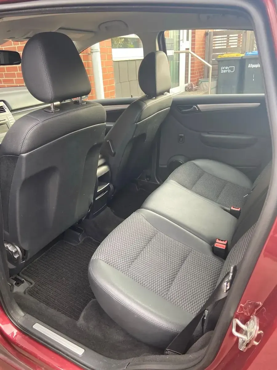 Gebraucht Mercedes B160 95 PS (69 kW) 2010 Rot Kleinwagen