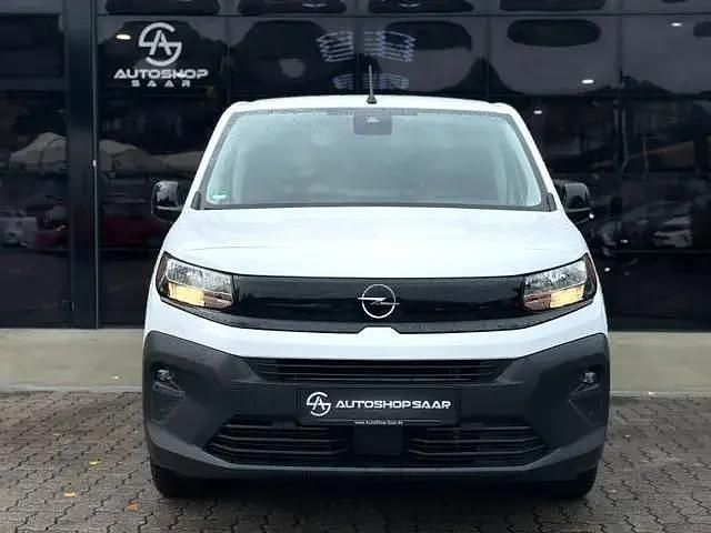 Second-hand Opel Combo 102 CP (75 kW) 2024 Alb Monovolum