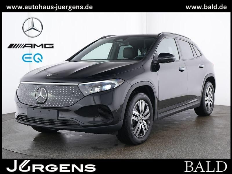 Schwarz kosmosschwarz metallic Gebraucht 2024 Mercedes EQA300 Electric Art SUV | 35.850 € (Guter Preis) - Bild 1/4