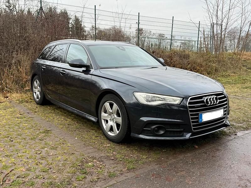 Blau Gebraucht 2018 Audi A6 Kombi | 25.000 € (Superpreis) - Bild 1/4