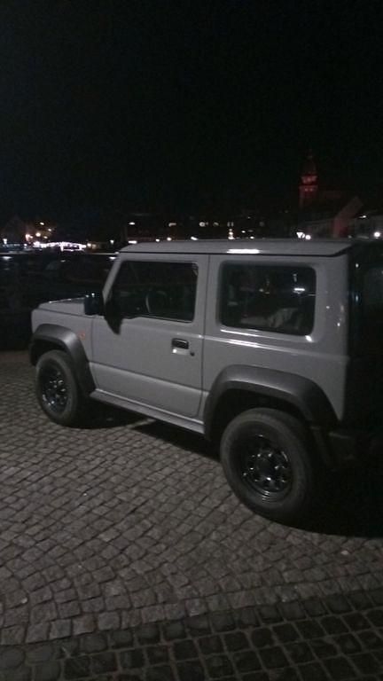 Gebraucht Suzuki Jimny 102 PS (75 kW) 2024 Grau SUV