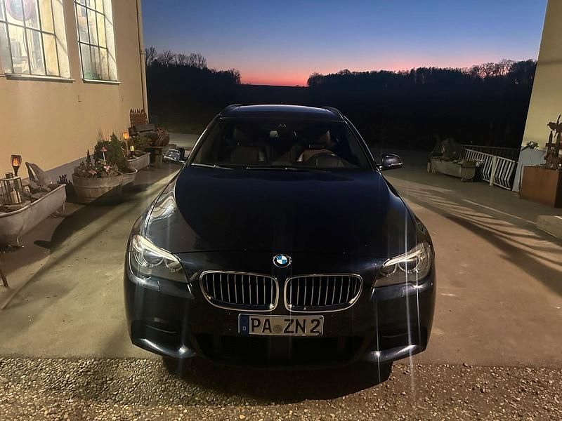 Schwarz Gebraucht 2017 BMW 530 Kombi | 18.990 € (Fairer Preis) - Bild 1/4