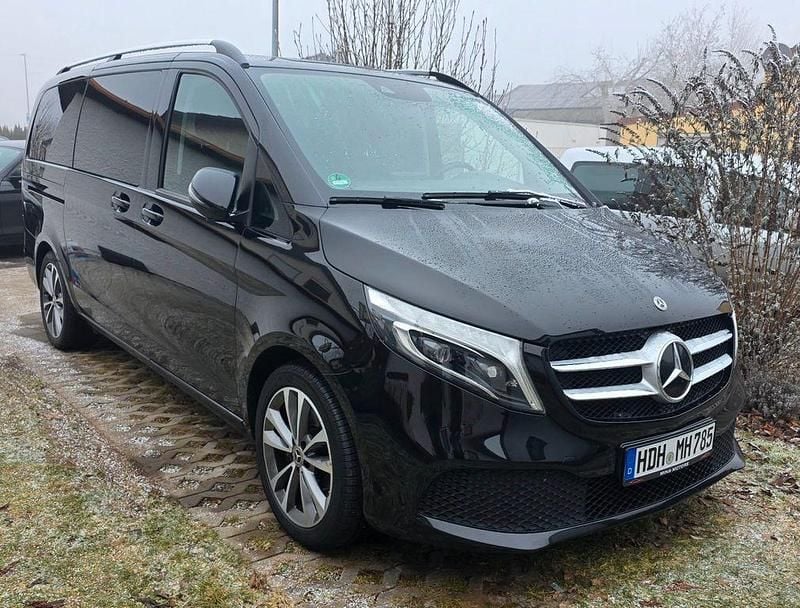 Schwarz Gebraucht 2019 Mercedes V220 Avantgarde Van / Kleinbus | 36.199 € (Superpreis) - Bild 1/4