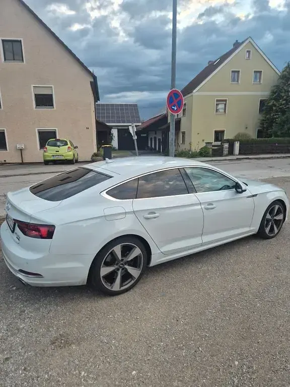 Gebraucht Audi A5 Sportback Sport 245 PS (180 kW) 2019 Weiß Kleinwagen