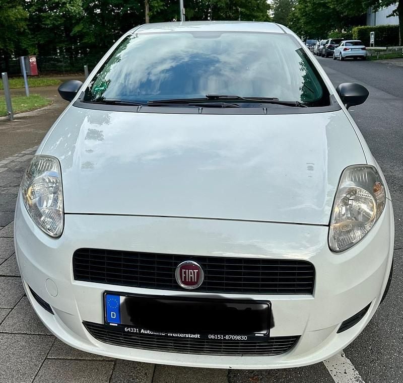 Weiß Gebraucht 2013 Fiat Punto Kleinwagen | 2.500 € (Fairer Preis) - Bild 1/4
