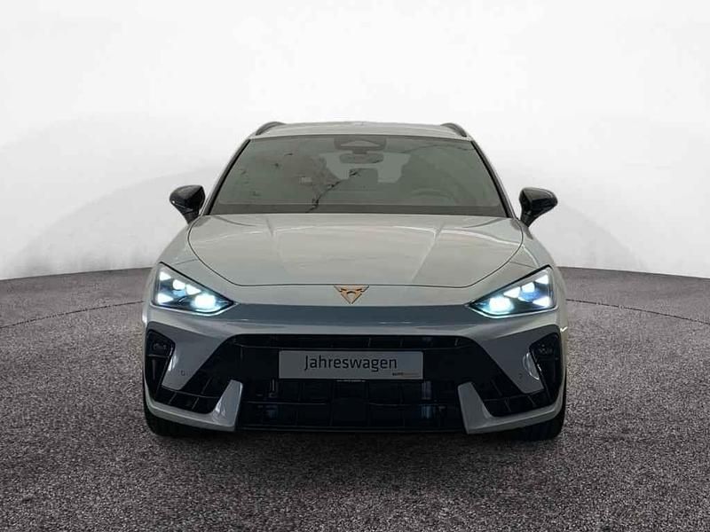 Neu Cupra Leon VZ 333 PS (244 kW) 2026 Weiß Limousine