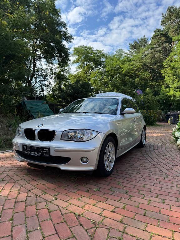 Silber Gebraucht 2005 BMW 120 Kleinwagen | 4.800 € (Fairer Preis) - Bild 1/4