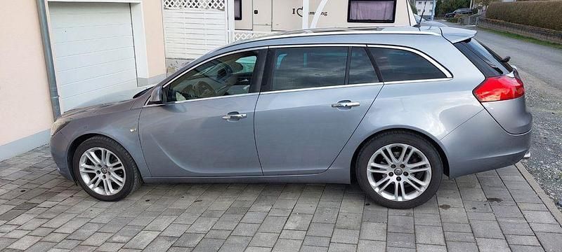 Gebraucht Opel Insignia Cosmo 140 PS (102 kW) 2009 Grau Kombi
